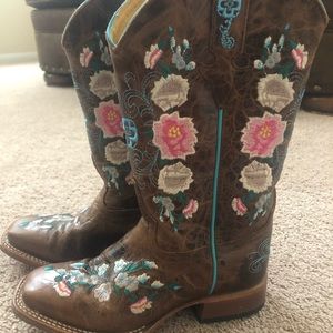 Girls cowgirl boots great condition